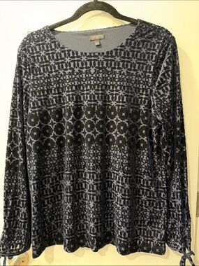 Talbots Navy Patterned Velvet Burnout Long Sleeve Top size LP. EUC